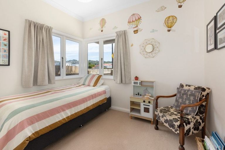 Photo of property in 19 Main Road, Titahi Bay, Porirua, 5022