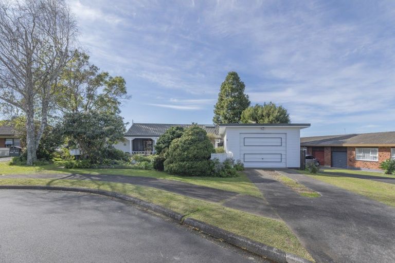 Photo of property in 5 Sunshine Place, Papakura, 2110