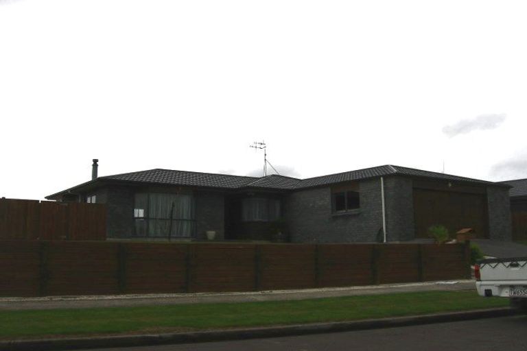 Photo of property in 6 Sunshine Place, Kelvin Grove, Palmerston North, 4414