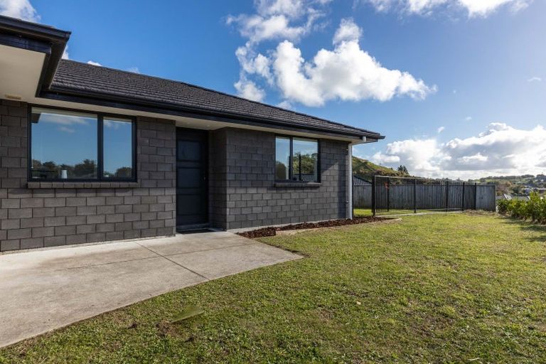 Photo of property in 43 Magnolia Drive, Westown, New Plymouth, 4310