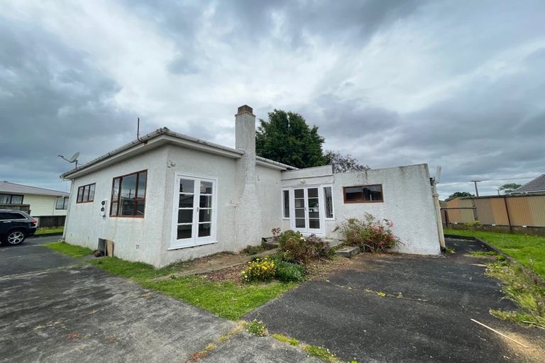 Photo of property in 57 Tiraumea Drive, Pakuranga, Auckland, 2010