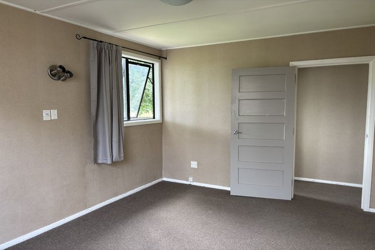 Photo of property in 49 Molesworth Street, Taita, Lower Hutt, 5011