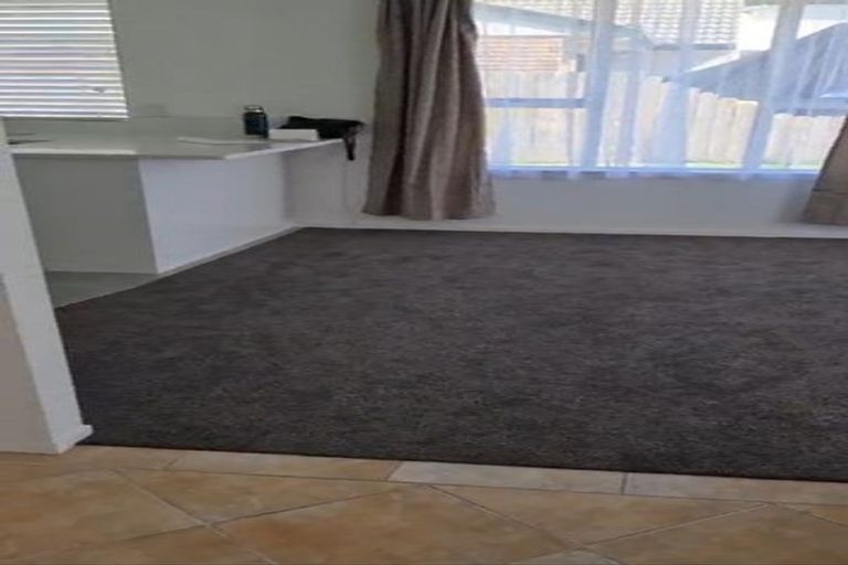 Photo of property in 39 Fernbrook Close, Burswood, Auckland, 2013