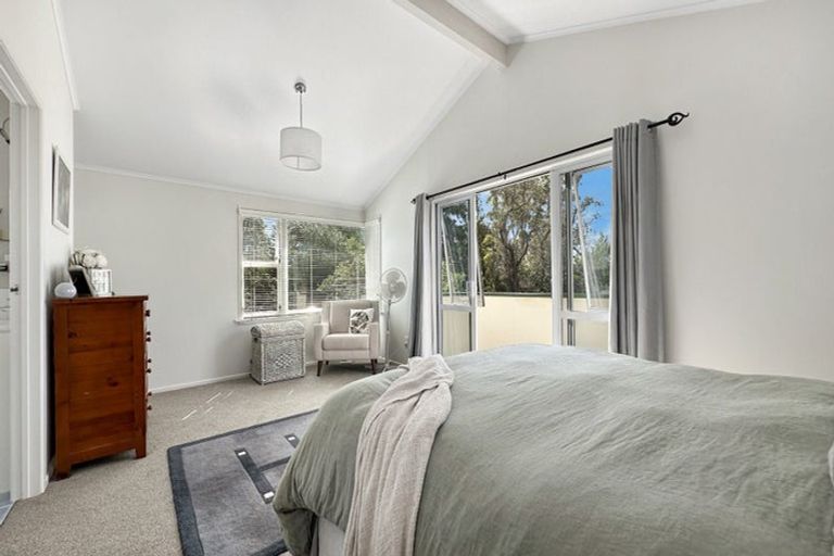 Photo of property in 11 Holgate Avenue, Herald Island, Auckland, 0618