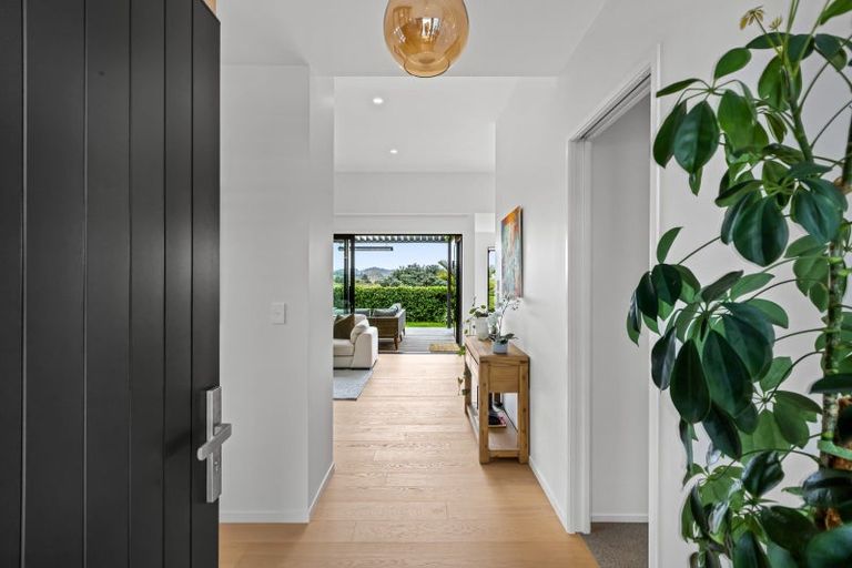 Photo of property in 14 Odlin Lane, Red Beach, 0932