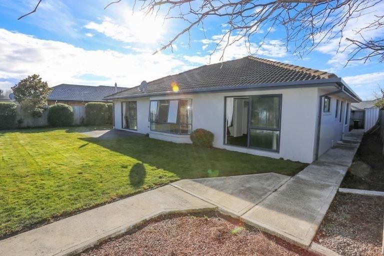 Photo of property in 79 Coolspring Way, Redwood, Christchurch, 8051