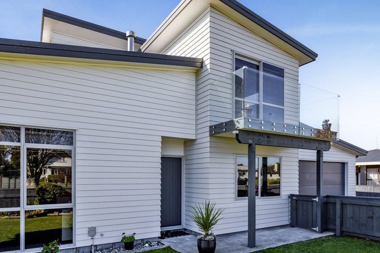 Photo of property in 74 Broadway, Stratford, 4332