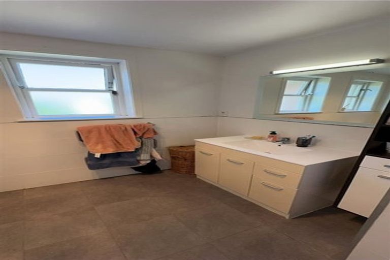 Photo of property in 9 Sunshine Avenue, Karori, Wellington, 6012