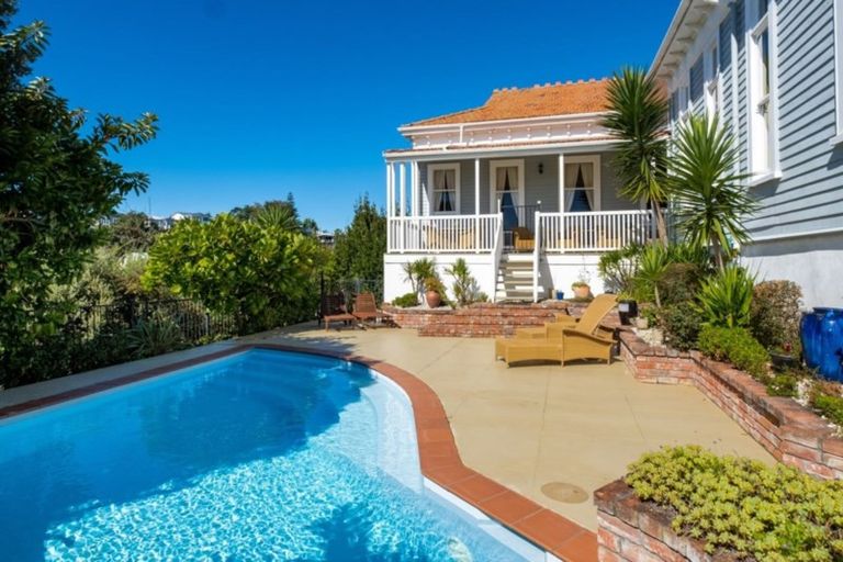 Photo of property in Mchardy Homestead, 11 Bracken Street, Hospital Hill, Napier, 4110