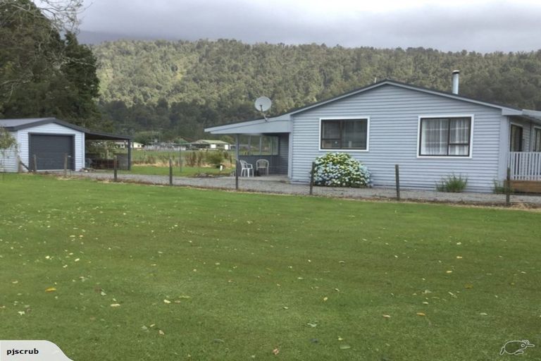 Photo of property in 24 Wanganui Flat Road, Harihari, 7884