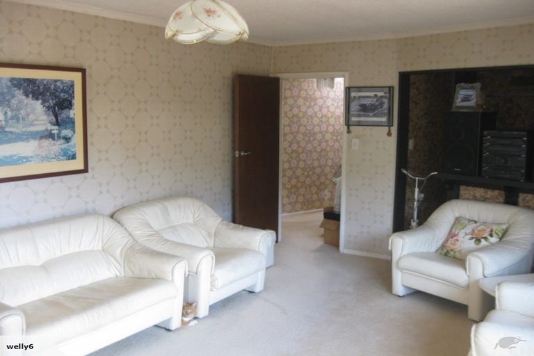 Photo of property in 17 Holly Grove, Maungaraki, Lower Hutt, 5010