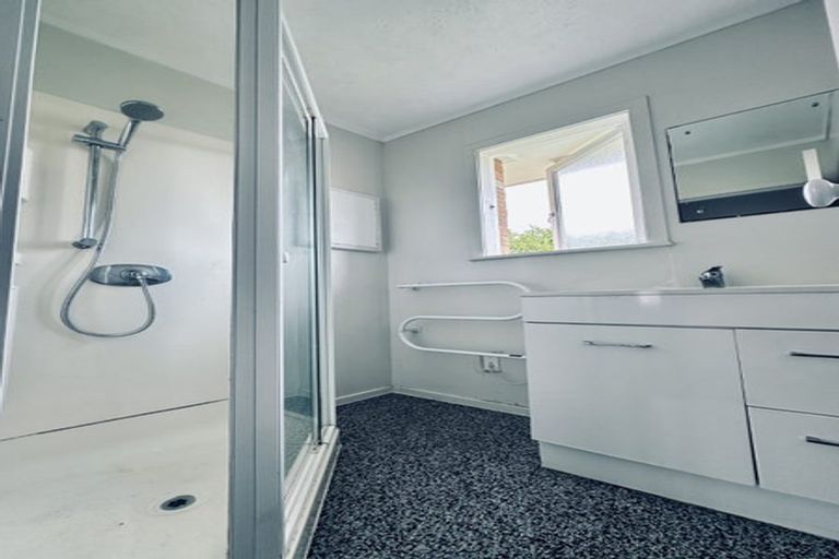 Photo of property in 2 Holden Place, Manukau, Auckland, 2025