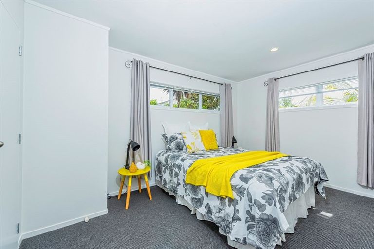Photo of property in 123a Hobsonville Road, West Harbour, Auckland, 0618