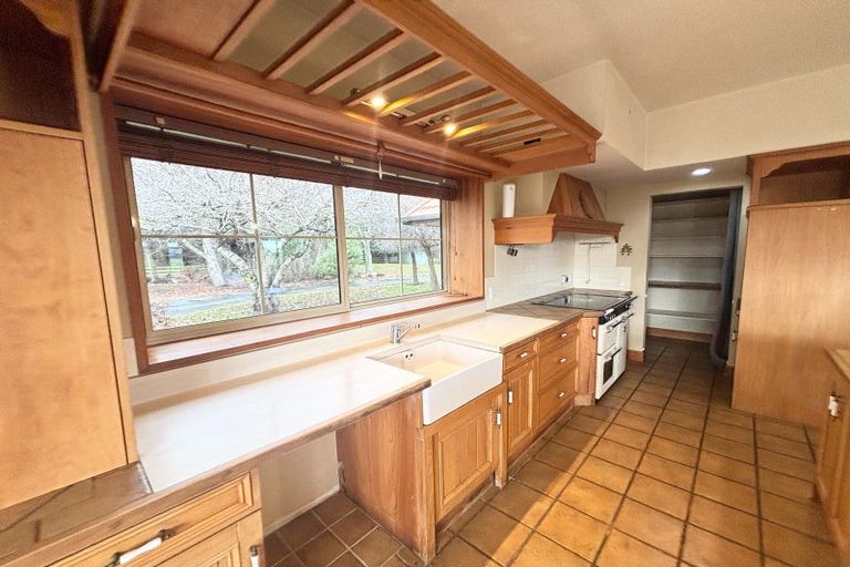 Photo of property in 118 Waimakariri Road, Harewood, Christchurch, 8051