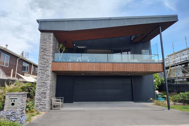 Photo of property in 14 Hamblyn Street, Strandon, New Plymouth, 4312