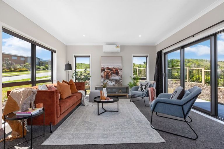 Photo of property in 182 John Burke Drive, Aotea, Porirua, 5024