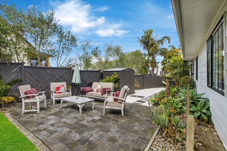 Photo of property in 15 Marendellas Drive, Bucklands Beach, Auckland, 2014