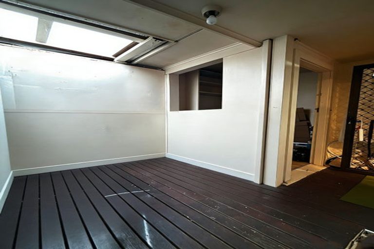 Photo of property in 26 Rotoiti Avenue, Pakuranga Heights, Auckland, 2010