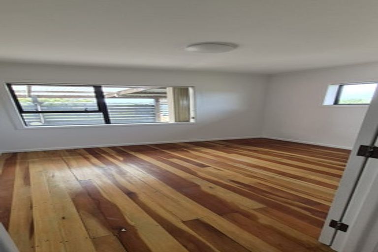 Photo of property in 3 Owens Road, Waiuku, 2123