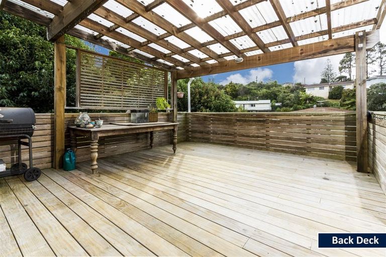 Photo of property in 12 Cypress Place, Sunnynook, Auckland, 0620