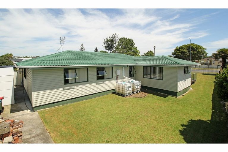 Photo of property in 130 Mahia Road, Wattle Downs, Auckland, 2103