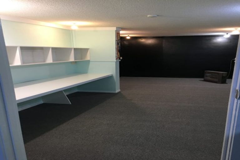 Photo of property in 130 Smart Road, Glen Avon, New Plymouth, 4372