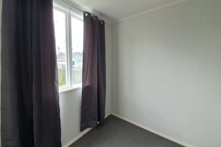 Photo of property in 9b Arawa Place, Castlecliff, Whanganui, 4501