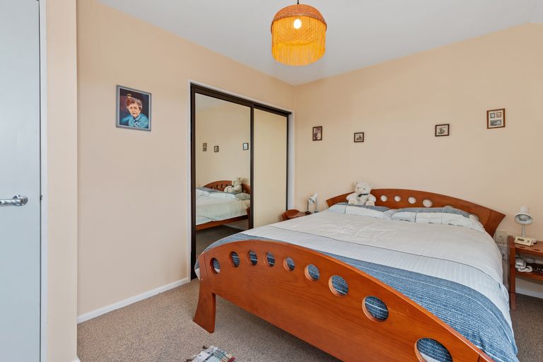 Photo of property in 132b Warren Crescent, Hillmorton, Christchurch, 8025