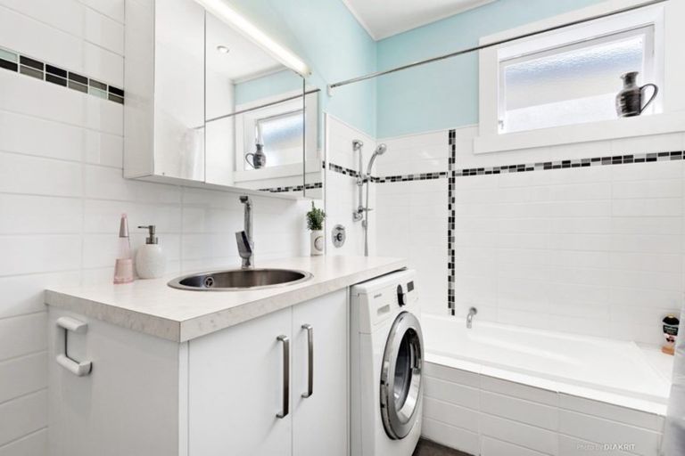 Photo of property in 37 Richmond Avenue, Karori, Wellington, 6012