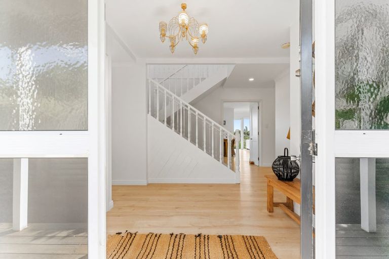 Photo of property in 6 Puriri Place, Sandspit, Warkworth, 0982