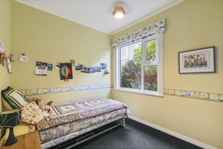 Photo of property in 89 Tauhinu Road, Miramar, Wellington, 6022