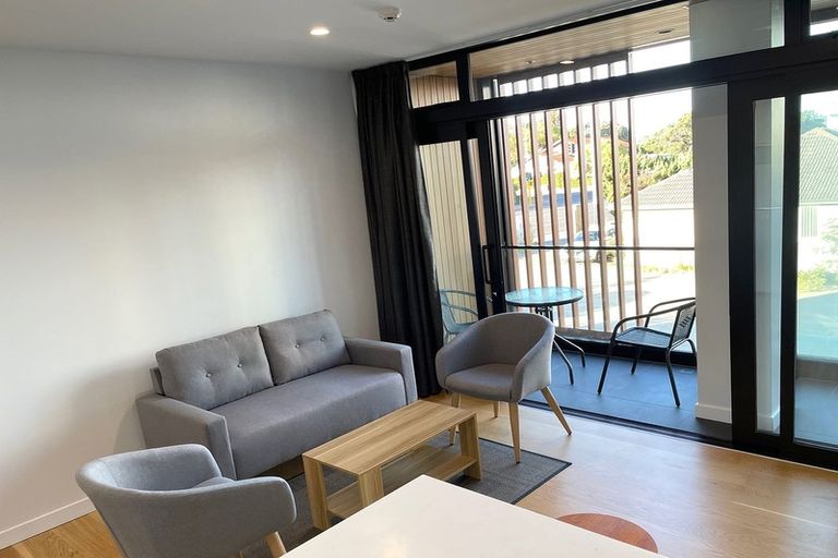 Photo of property in Frank Sargeson Apts, 104/74 Anzac Street, Takapuna, Auckland, 0622