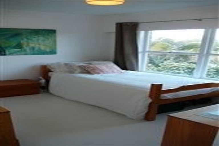 Photo of property in 1/21 Waterloo Road, Milford, Auckland, 0620