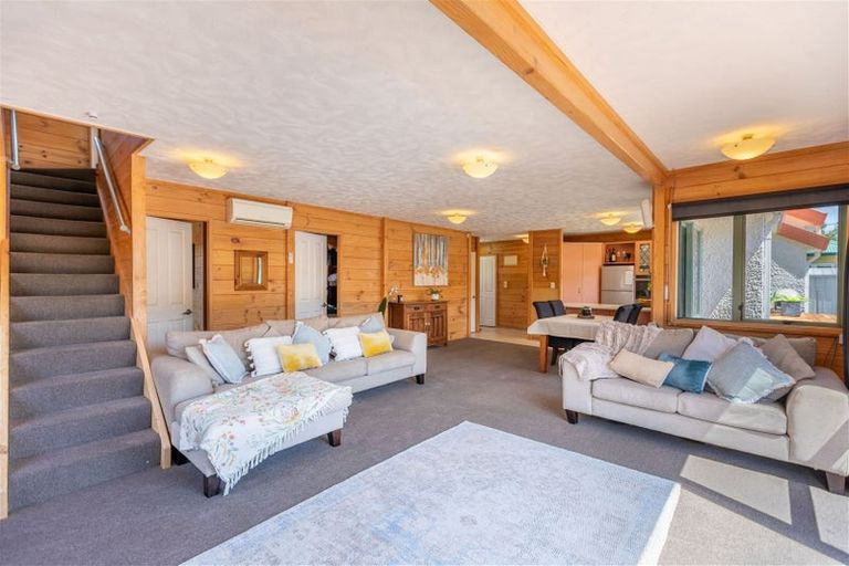 Photo of property in 3a Golding Road, Taradale, Napier, 4112