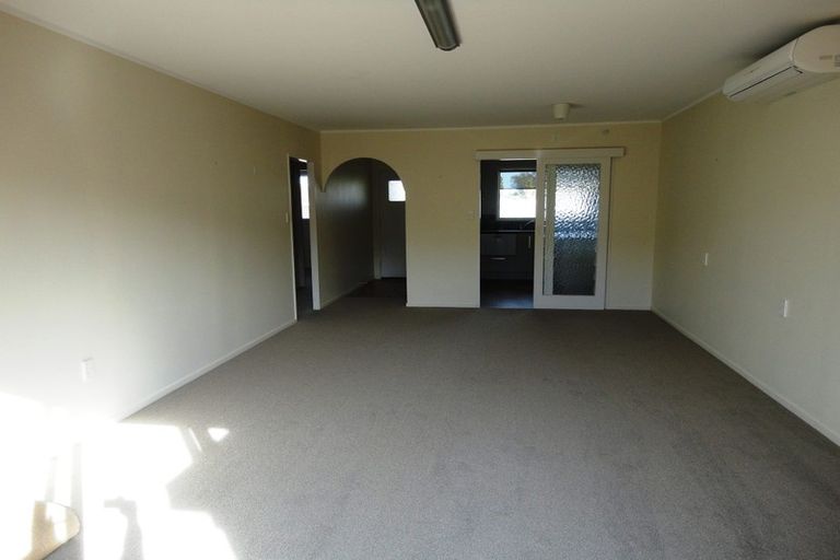Photo of property in 2/76 Wellington Street, Howick, Auckland, 2014