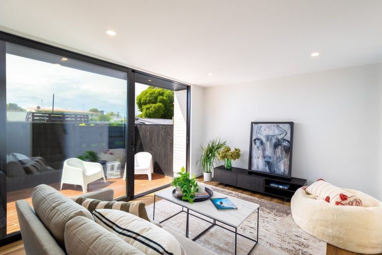 Photo of property in 1/141 Oram Avenue, New Brighton, Christchurch, 8061