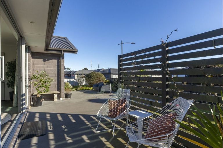Photo of property in 1 Howe Place, Upper Vogeltown, New Plymouth, 4310