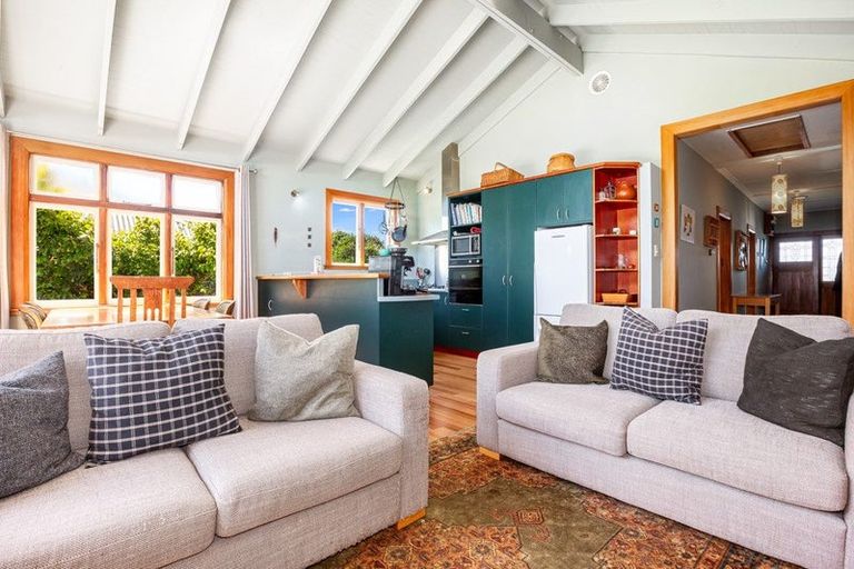 Photo of property in 56 View Road, Houghton Bay, Wellington, 6023