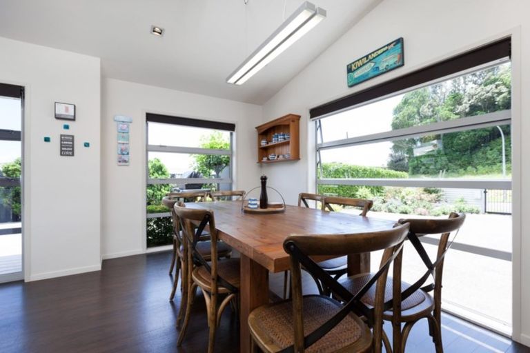 Photo of property in 28 Ainslee Street, Highlands Park, New Plymouth, 4312