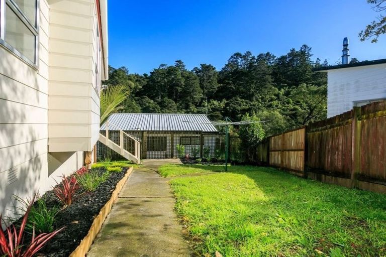 Photo of property in 1/136 Lynn Road, Bayview, Auckland, 0629