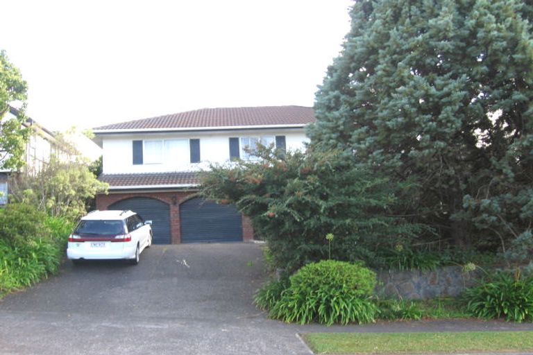 Photo of property in 32 Ravenstone Place, Chatswood, Auckland, 0626