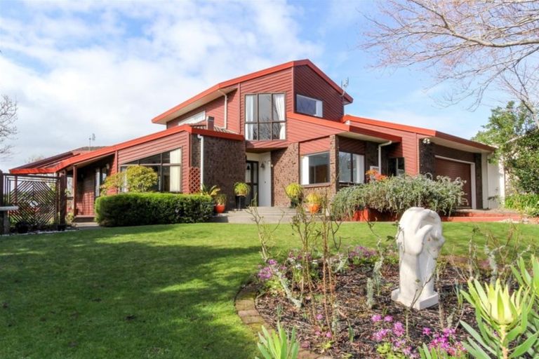 Photo of property in 62 Karina Road, Merrilands, New Plymouth, 4312