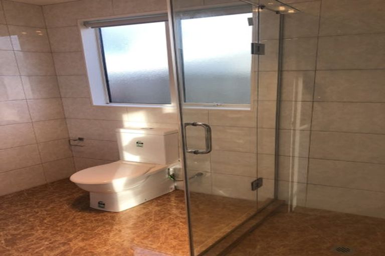 Photo of property in 4 Carrickdawson Drive, Flat Bush, Auckland, 2019