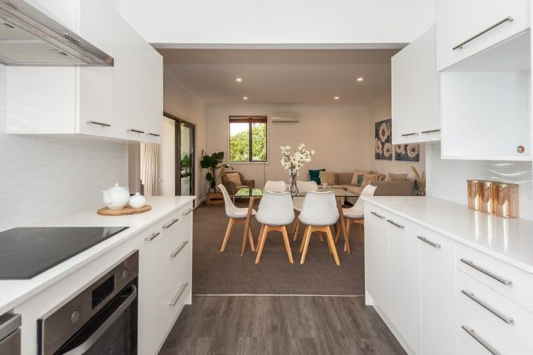 Photo of property in 38 Saint Andrews Hill Road, Mount Pleasant, Christchurch, 8081