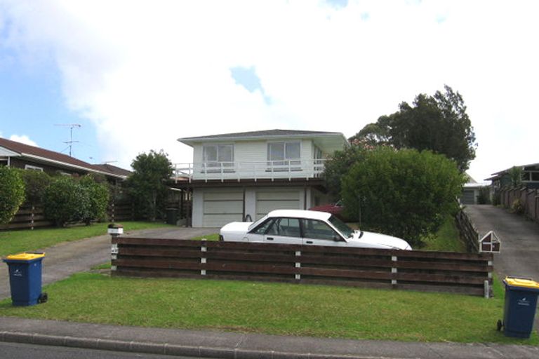 Photo of property in 4 Bellringer Road, Massey, Auckland, 0614