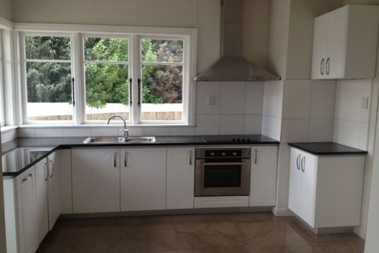 Photo of property in 57 Hayr Road, Three Kings, Auckland, 1042