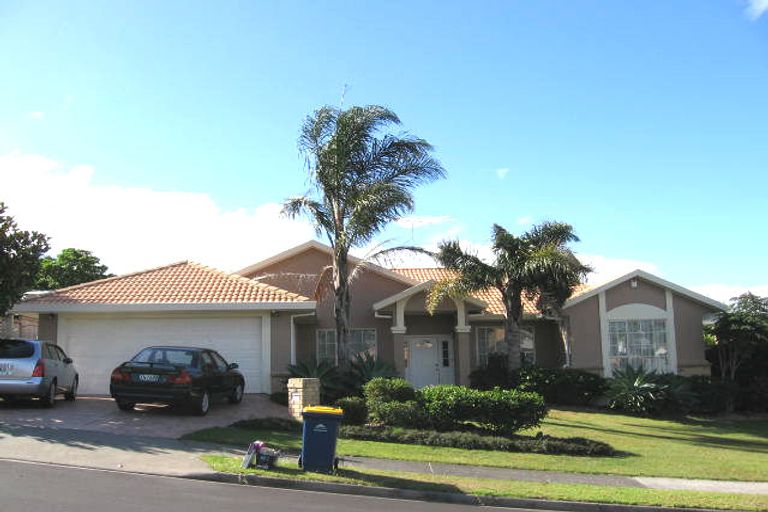 Photo of property in 19 Westminster Gardens, Unsworth Heights, Auckland, 0632