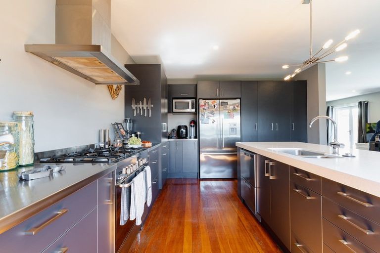 Photo of property in 166 Victoria Road, Saint Clair, Dunedin, 9012