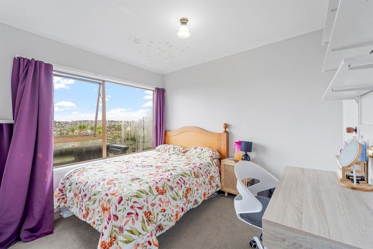 Photo of property in 1/2a Carlisle Road, Browns Bay, Auckland, 0630