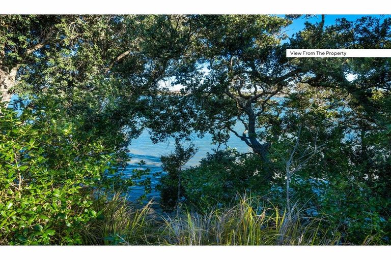 Photo of property in 51 Ferry Parade, Herald Island, Auckland, 0618